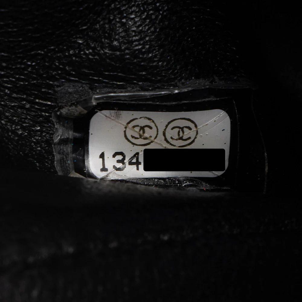 Refurbished Chanel Caviar Leather Classic Maxi Single Flap Bag - Reebelo Canada