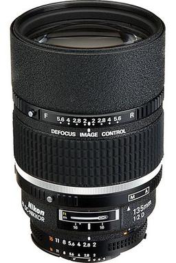 Nikon AF DC-NIKKOR 135mm f/2D Lens - Black