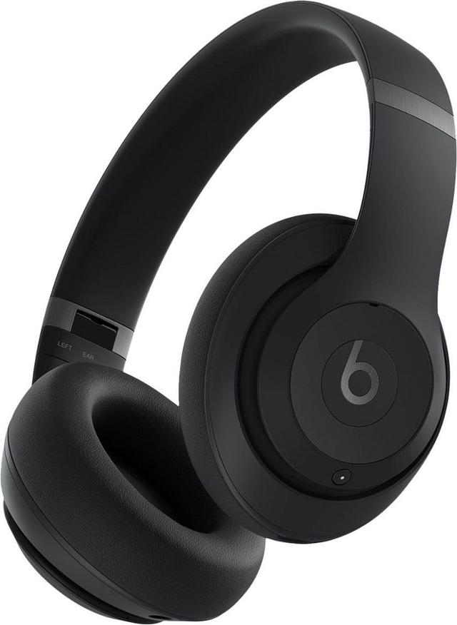 Beats  Studio Pro Wireless Bluetooth Noise Cancelling Headphones in Black in Brand New condition