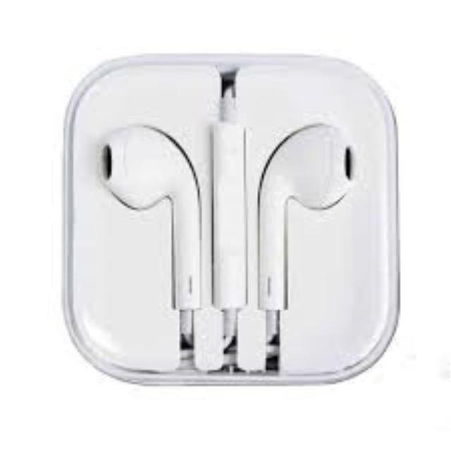 Apple  Genuine iPhone 5/6 Earpods MD827ZM/A Loose in White in Brand New condition